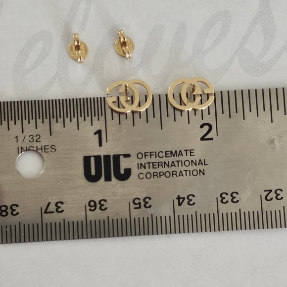 Gucci 18K Gold Double G Earings. - Picture 6 of 12